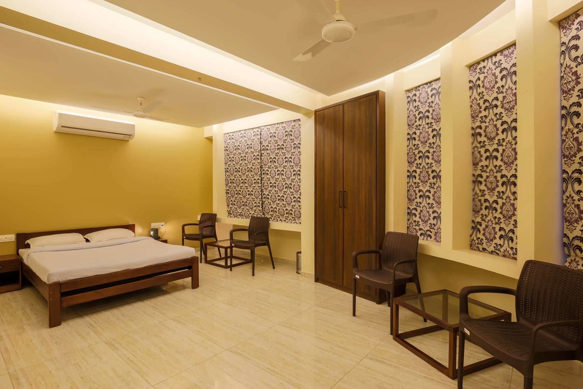 Hotel Darshan Колхапур Екстериор снимка