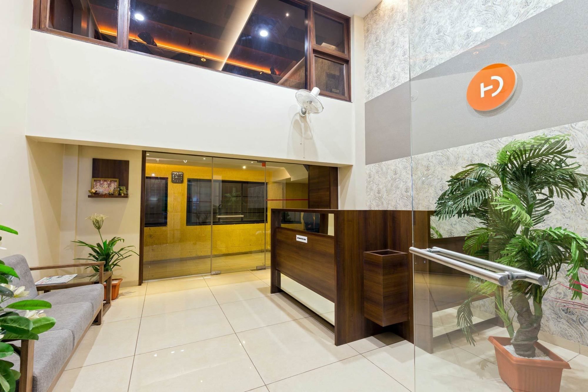 Hotel Darshan Колхапур Екстериор снимка